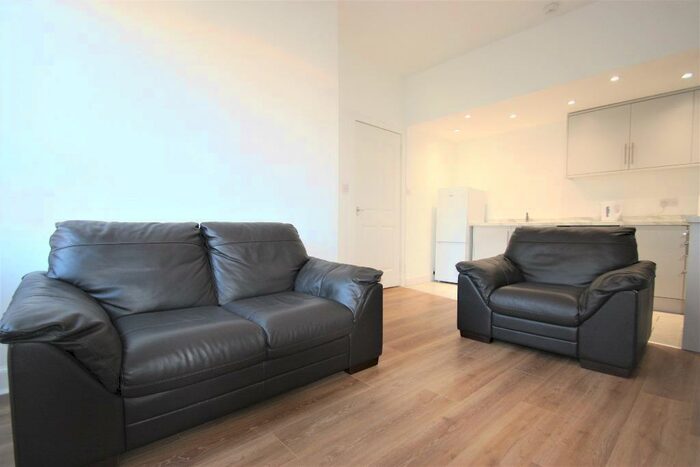 2 Bedroom Flat To Rent In Wheatfield Road, Gorgie, Edinburgh, EH11