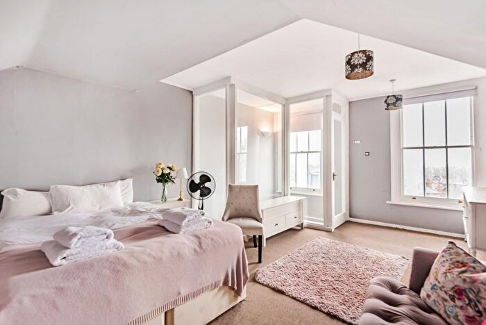 3 Bedroom Flat To Rent In Sarre Road, London, NW2