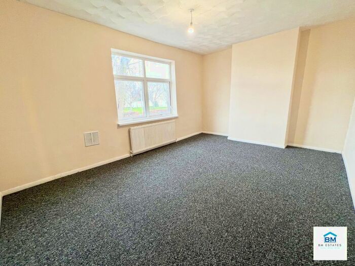 3 Bedroom Flat To Rent In Abbey Lane, Leicester, LE4