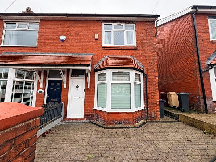 3 Bedroom Terraced House For Sale In Thorns Road, Bolton, BL1