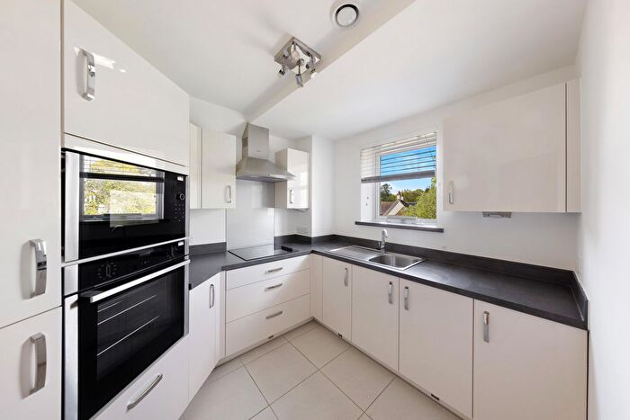 1 Bedroom Flat To Rent In Crowthorne, RG45