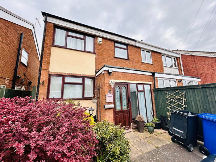 3 Bedroom Semi-Detached House For Sale In Clent Road, Penfields, Stourbridge, DY8