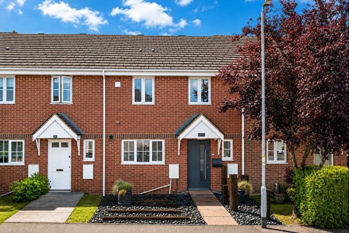 3 Bedroom Terraced House For Sale In Howard Place, Dunstable, LU5