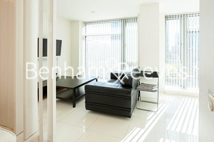 Studio To Rent In Pan Peninsula Square, London, E14