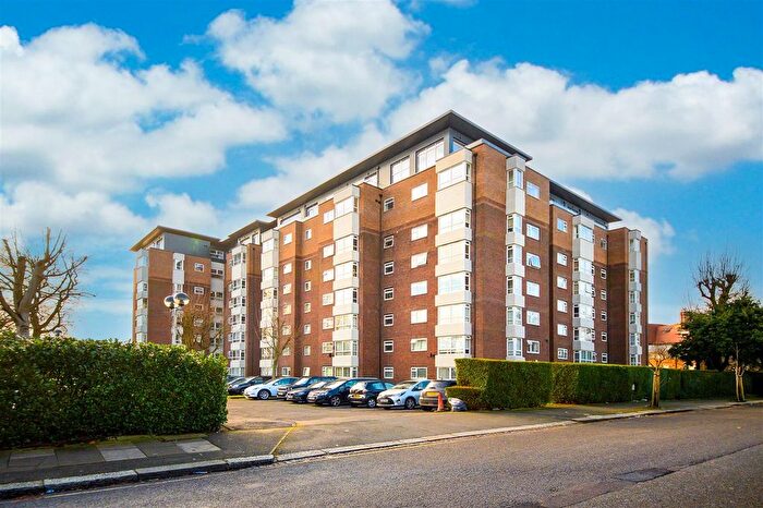 3 Bedroom Flat For Sale In Raffles House, Brampton Grove, Hendon, NW4