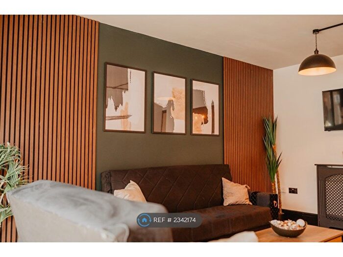 4 Bedroom End Of Terrace House To Rent In Kirkstall Close, Lincoln, LN2