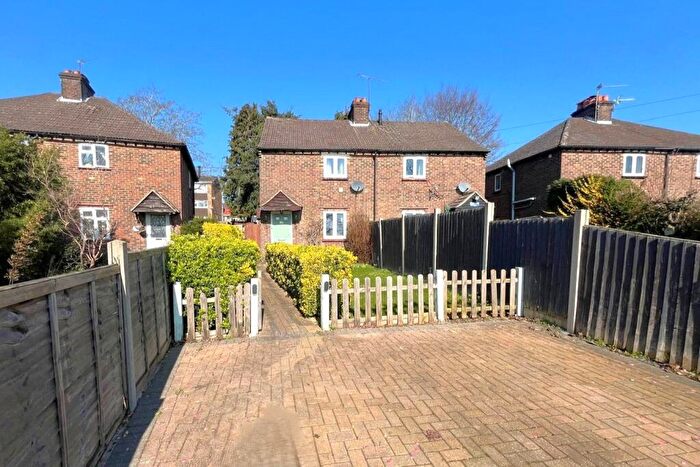 2 Bedroom Semi Detached House For Sale In Alma Lane, Farnham, Surrey, GU9