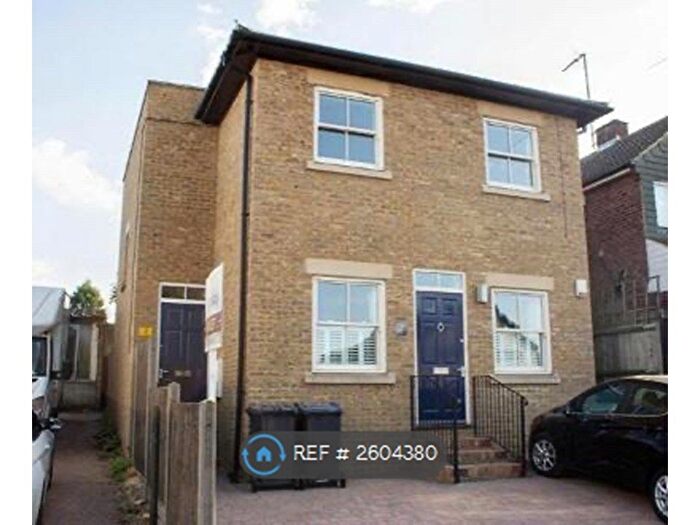 2 Bedroom Flat To Rent In Station Road, Sawbridgeworth, CM21