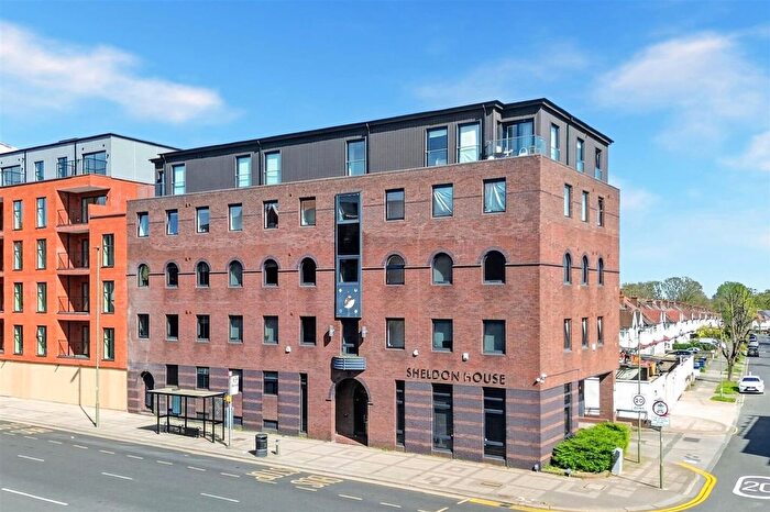 Studio For Sale In High Road, London, N12