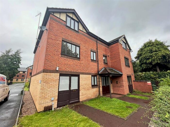 2 Bedroom Flat To Rent In Egerton Court, Black Swan Close, Woodthorpe, Nottingham, NG5