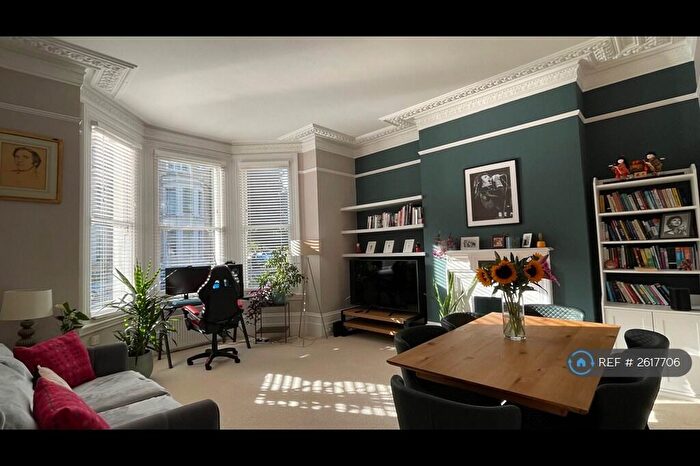 1 Bedroom Flat To Rent In Denmark Villas, Hove, BN3