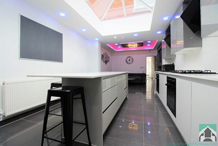 6 Bedroom Terraced House To Rent In Dawlish Road, Selly Oak, Birmingham, B29