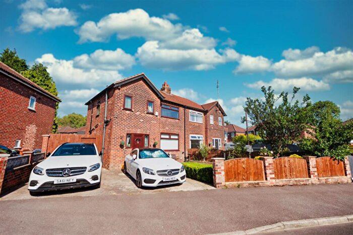3 Bedroom House For Sale In Elm Tree Road, Bredbury, SK6