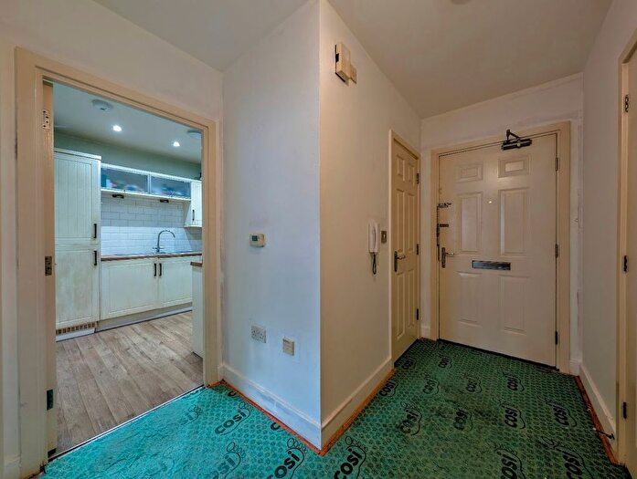 1 Bedroom Flat For Sale In Eirene Road, Goring-By-Sea, Worthing, BN12