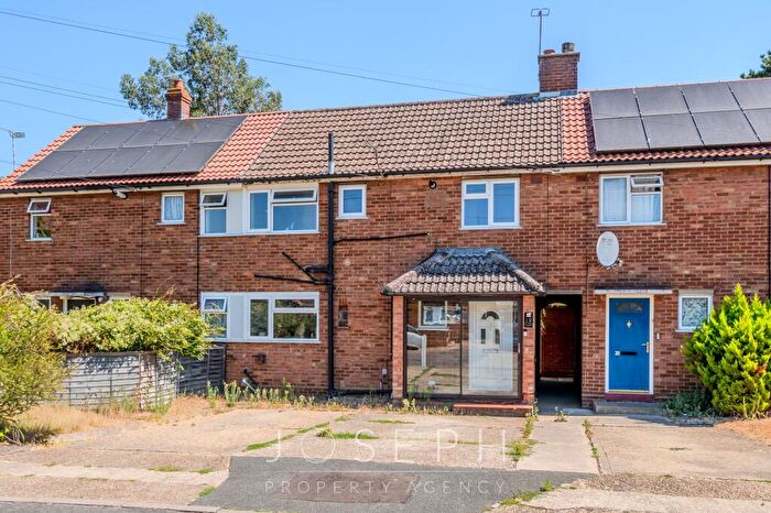 3 Bedroom Terraced House For Sale In Shamrock Avenue, Ipswich, IP2