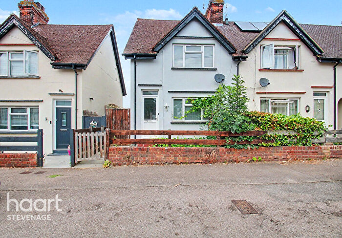 3 Bedroom End Of Terrace House For Sale In Ellis Avenue, Stevenage, SG1