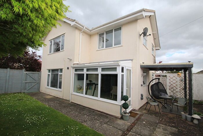 3 Bedroom Detached House For Sale In Duke Avenue, Bridgwater, TA5