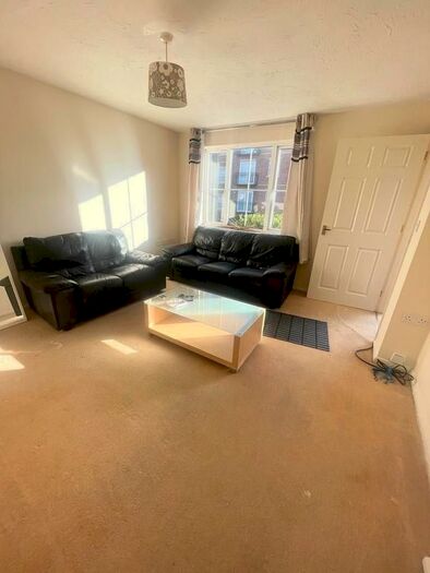 3 Bedroom Semi-Detached House To Rent In Gillquart Way, Coventry CV1