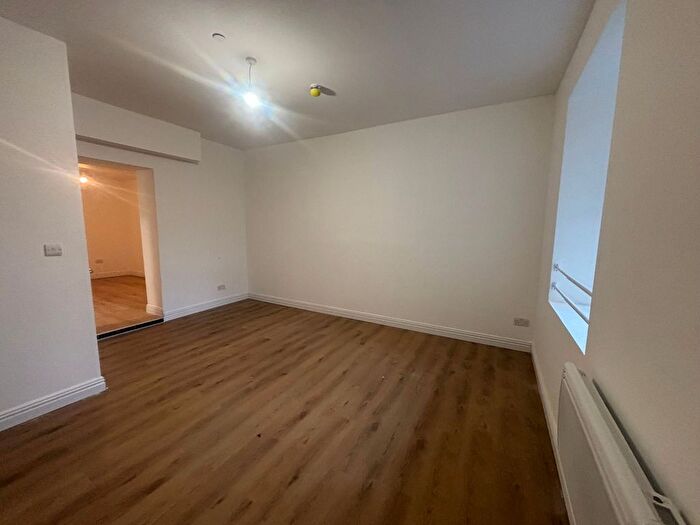 1 Bedroom Flat To Rent In Ystrad Road, Pentre, CF41