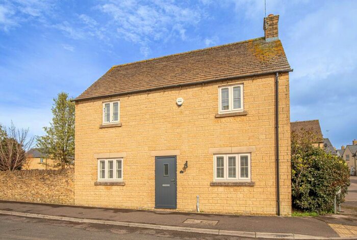 3 Bedroom Detached House To Rent In Winchcombe Gardens, South Cerney, GL7