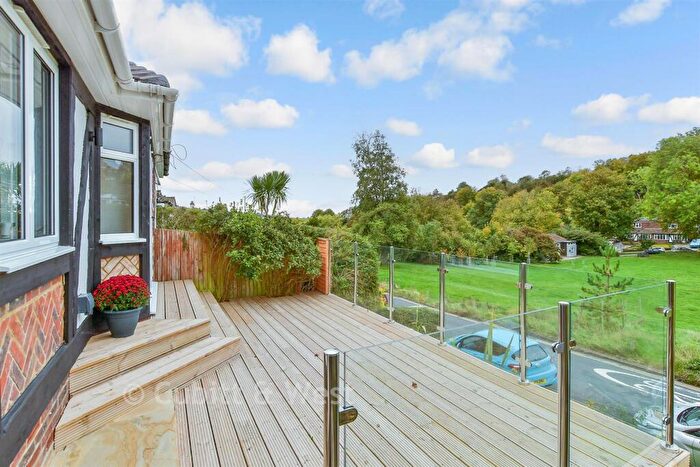 4 Bedroom Semi-Detached Bungalow For Sale In Barn Rise, Brighton, East Sussex, BN1