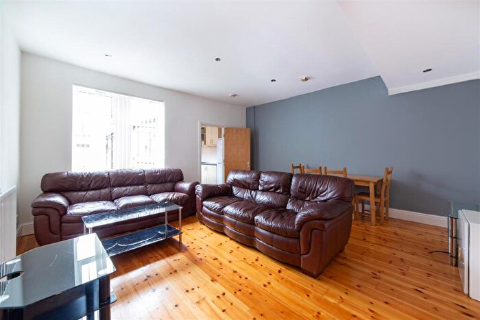 5 Bedroom Terraced House To Rent In £pppw - Biddlestone Road, Heaton, NE6