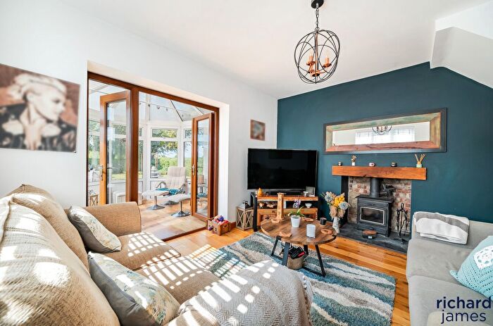 3 Bedroom Detached House For Sale In Greatfield, Swindon, SN4