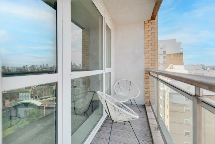 2 Bedroom Apartment To Rent In Westferry Circus, E14