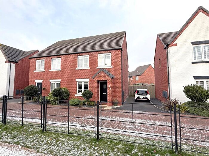 3 Bedroom Semi Detached House For Sale In Thornfield Way, Aslockton, NG13