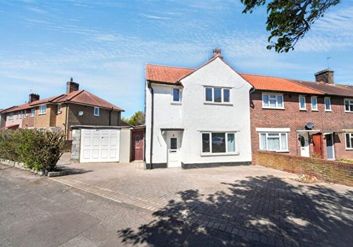 3 Bedroom End Terrace House For Sale In Dingwall Road, Carshalton, Surrey, SM5