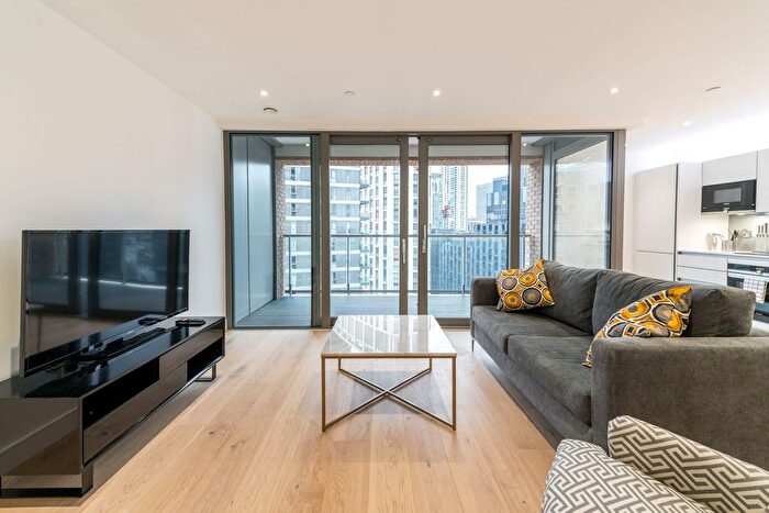 3 Bedroom Flat To Rent In East Ferry Road, Heritage Tower, E14