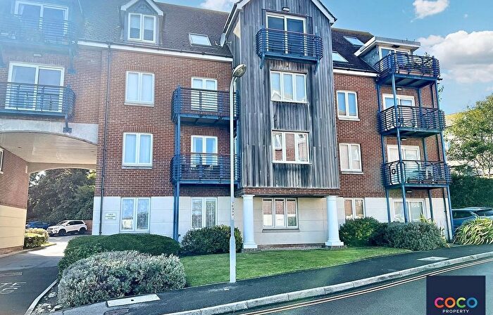 2 Bedroom Flat For Sale In Corscombe Close, Weymouth, Dorset, DT4