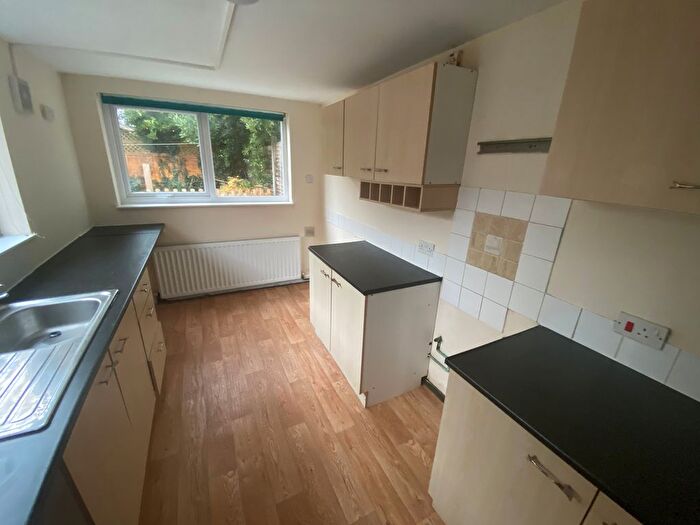 3 Bedroom Semi-Detached House To Rent In Churchfield Road, Scunthorpe, DN16