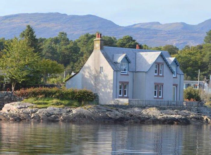 3 Bedroom Detached House For Sale In Plockton, IV52