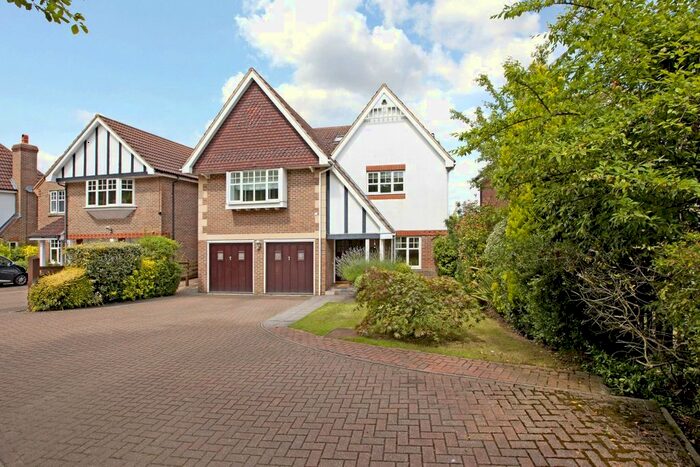 6 Bedroom Detached House To Rent In Rickmansworth Road, Chorleywood, Rickmansworth, WD3