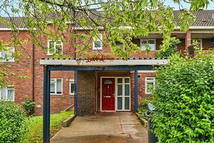 2 Bedroom Flat For Sale In Holmshaw Close, London, SE26
