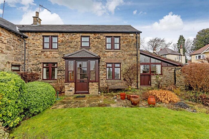 3 Bedroom Mews For Sale In Whirlow Farm Mews, Sheffield, S11