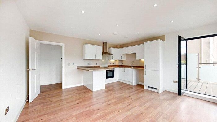 2 Bedroom Apartment To Rent In Lennard Road, Croydon, CR0