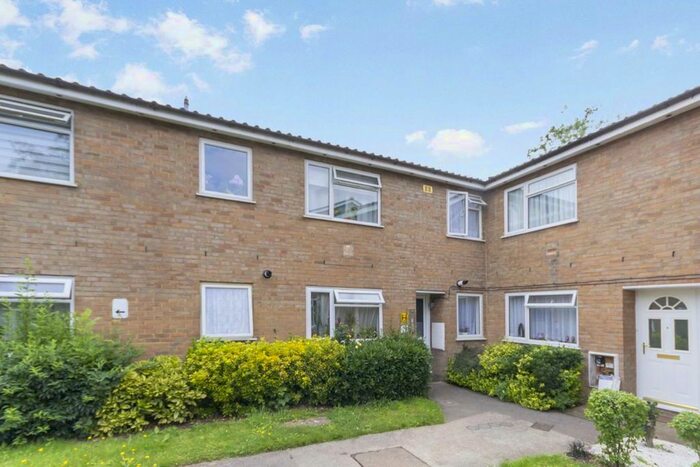 1 Bedroom Flat To Rent In April Close, London, W7