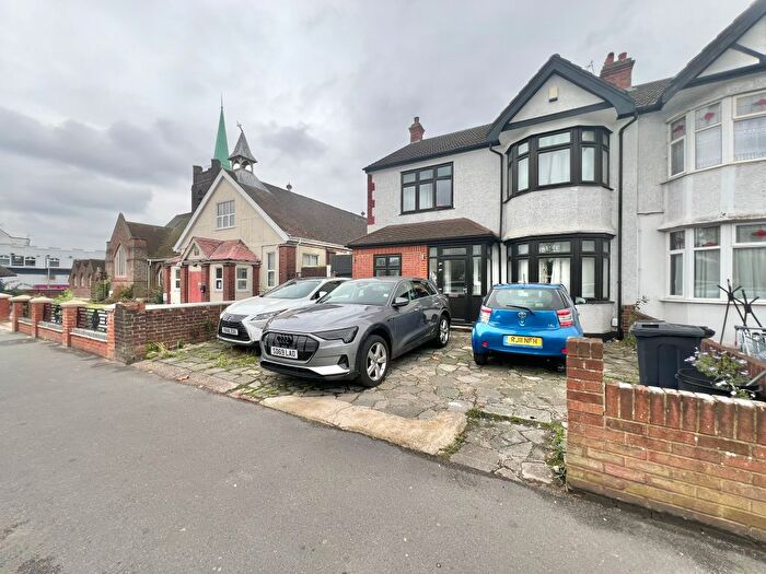 5 Bedroom Semi-Detached House To Rent In Woodford Avenue, Gants Hill, IG2