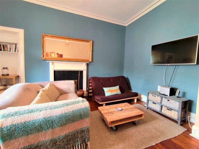 1 Bedroom Flat To Rent In Drumdryan Street, Tollcross, Edinburgh, EH3