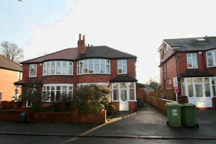 3 Bedroom Semi-Detached House To Rent In Holmfield Drive, LS8