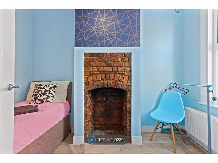 3 Bedroom End Of Terrace House To Rent In Union Street, Maidstone, ME14