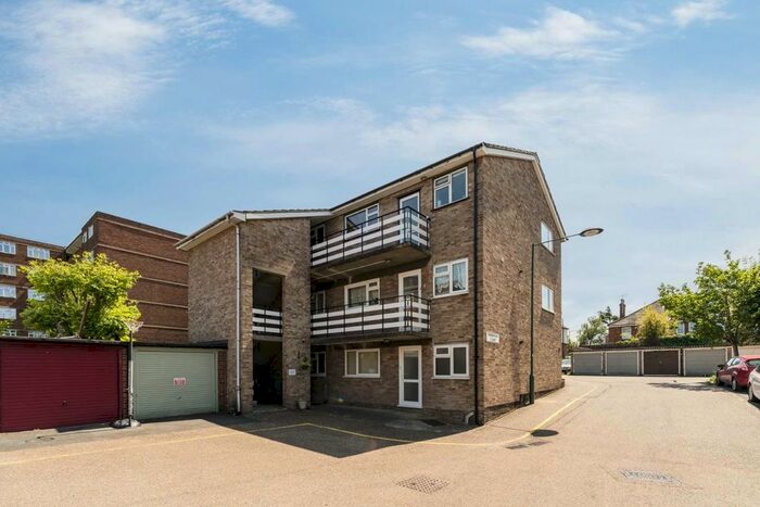 1 Bedroom Flat To Rent In Carlisle Close, Norbiton, Kingston Upon Thames, KT2