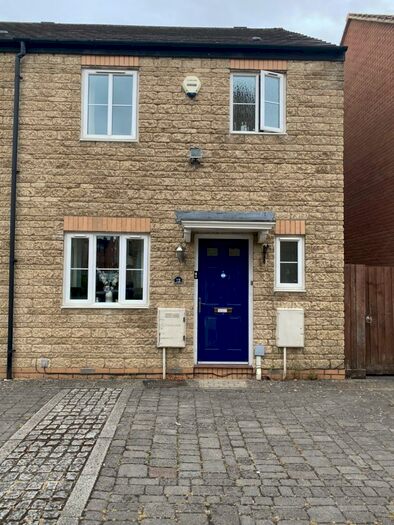3 Bedroom End Of Terrace House To Rent In Zander Road Calne, SN11