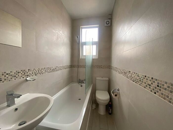 4 Bedroom Terraced House To Rent In Totterdown Street, London, SW17