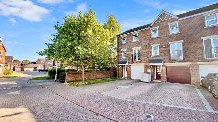 3 Bedroom End Of Terrace House For Sale In Padley Road, Carlton Boulevard, Lincoln, LN2