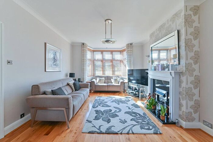 5 Bedroom Semi-detached House For Sale In Beulah Hill, Crystal Palace, London, SE19