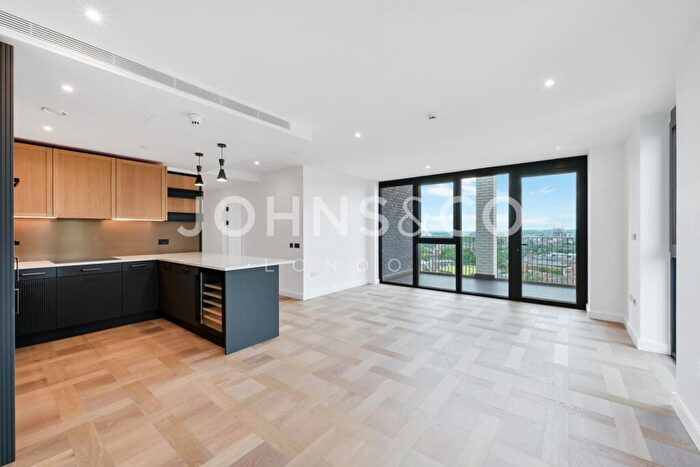 3 Bedroom Apartment To Rent In Saffron Wharf, London Dock, London, E1W