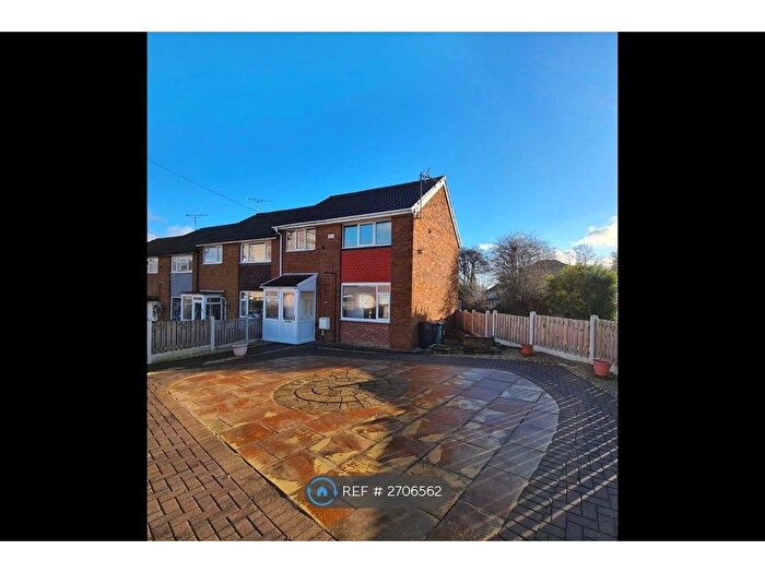 3 Bedroom End Of Terrace House To Rent In Rycroft Avenue, Leeds, LS13